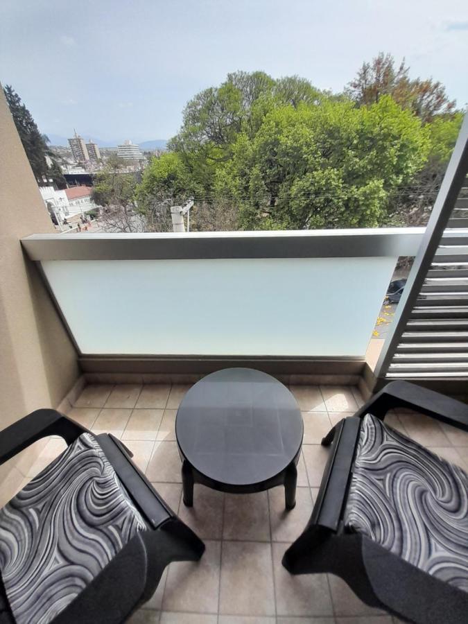Departamento Centrico Plaza Alvarado Con Cochera Salta Kültér fotó